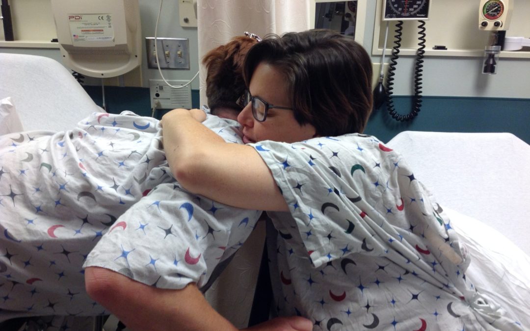 Kidney donor and transplant recipient celebrate friendship on Best Friends Day